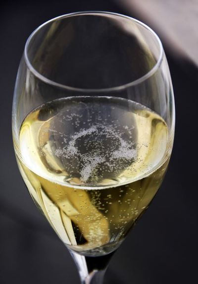 Champagner mit Tradition mit bestem Geschmack, kräftig und Frisch Heidsieck Monopole.